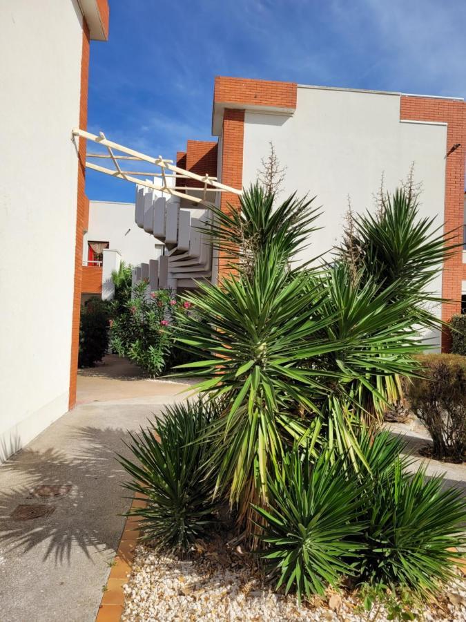 Tahiti Beach, T2 A La Mer, Piscine, Terrasse Et Parking Frontignan Exterior photo