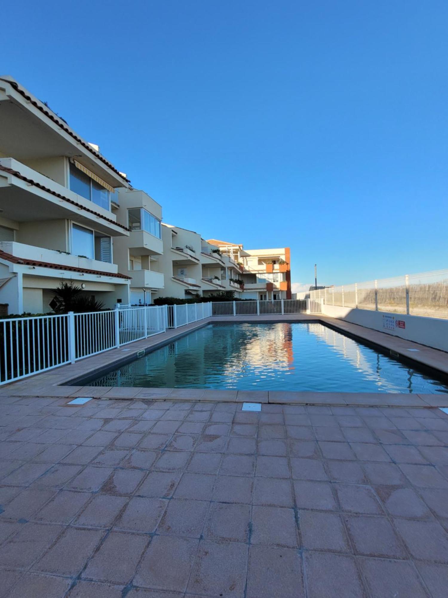 Tahiti Beach, T2 A La Mer, Piscine, Terrasse Et Parking Frontignan Exterior photo